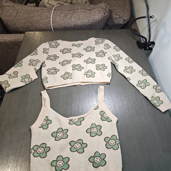 Altered State Floral Happy Face Knit Cardigan and Tank Set In Size Medium - Picture 2 of 5